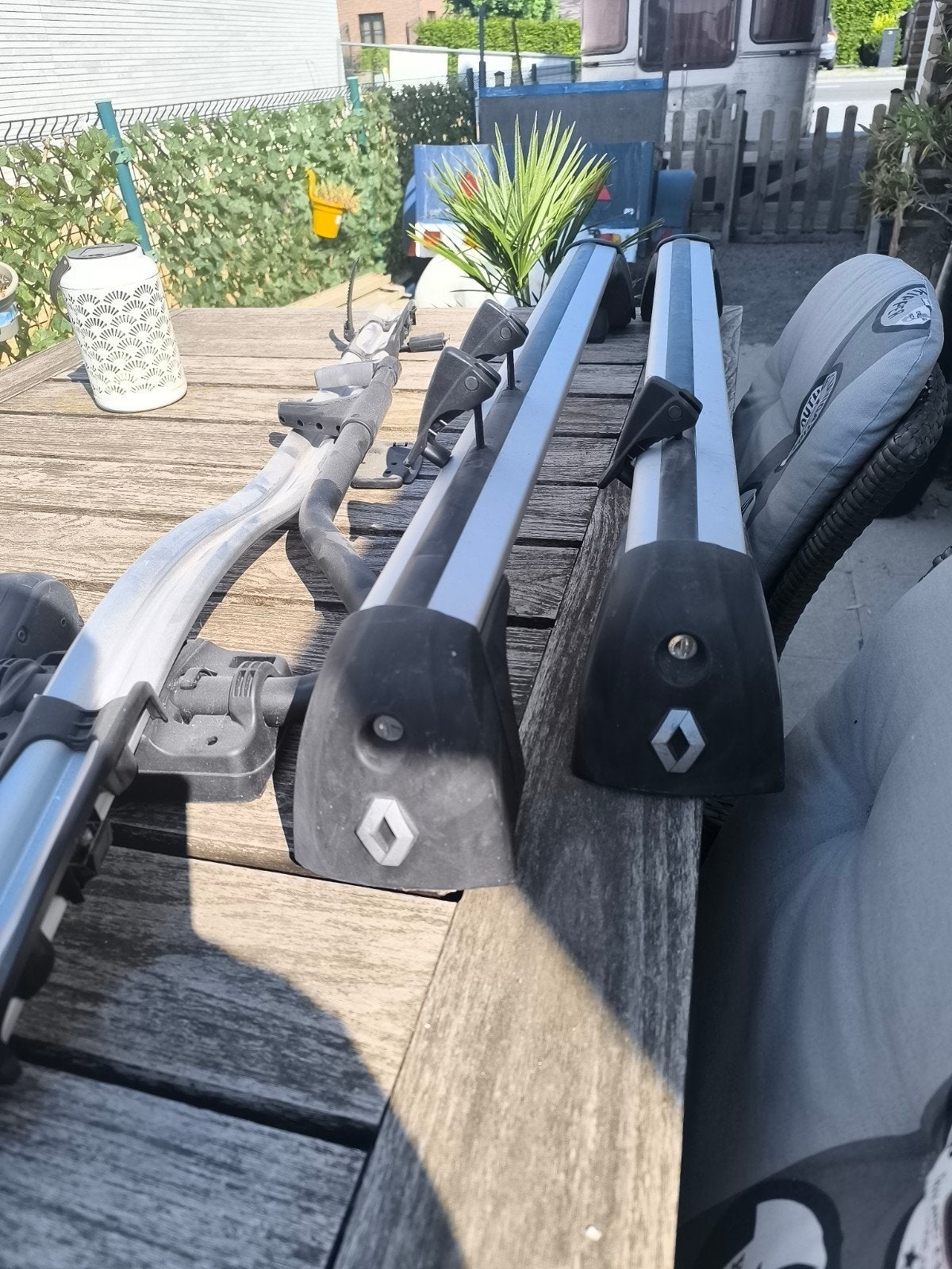 dakdragers en fietsrail merk Thule/Renault, Ophalen, Zo goed als nieuw