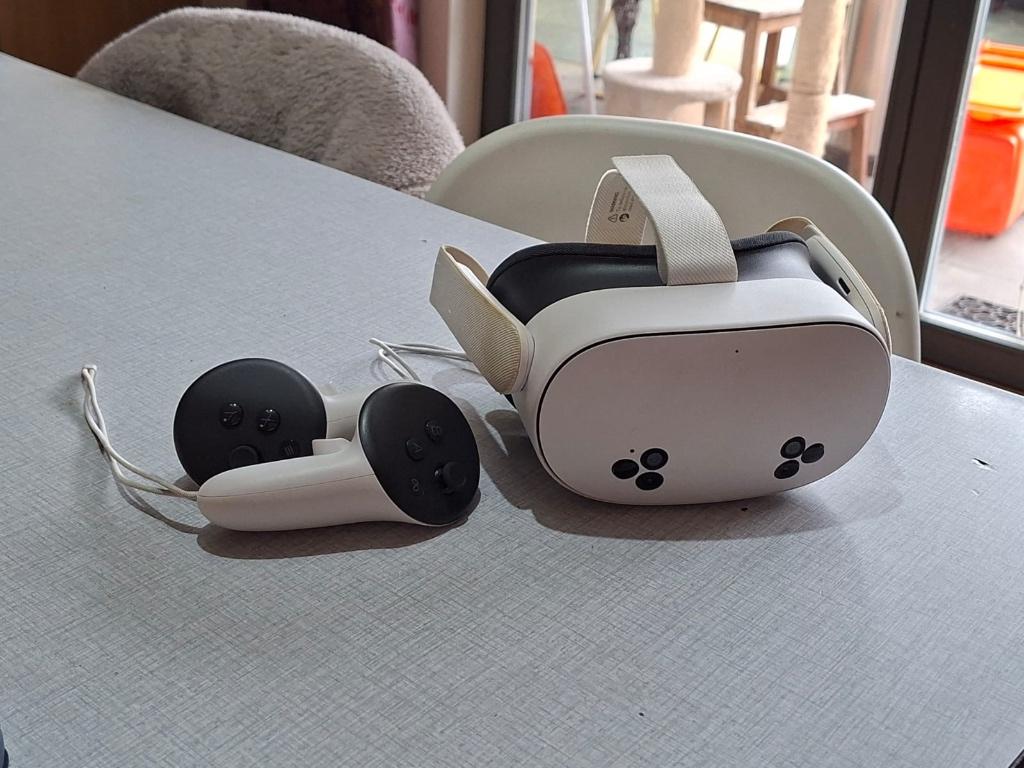 Set de lunettes VR avec contrôleurs – Très bon état, Consoles de jeu & Jeux vidéo, Virtual Reality, Enlèvement ou Envoi, Comme neuf