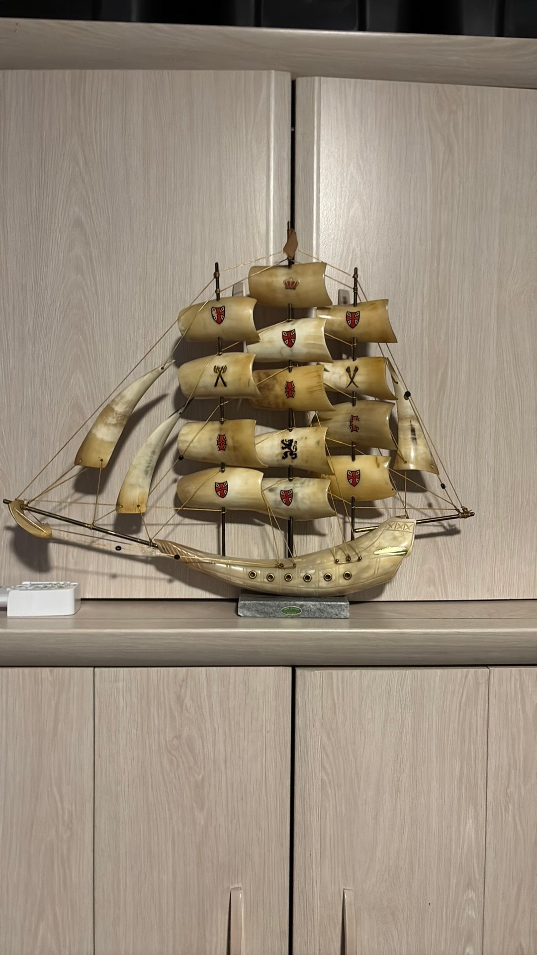 Zeer mooie boot gemaakt van hoorns, Hobby en Vrije tijd, Modelbouw | Boten en Schepen, Ophalen, Zo goed als nieuw
