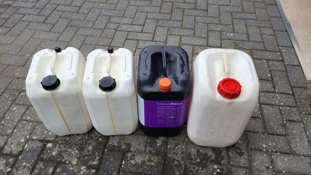 Jerrycan voor brandstof  en lekbak, Enlèvement