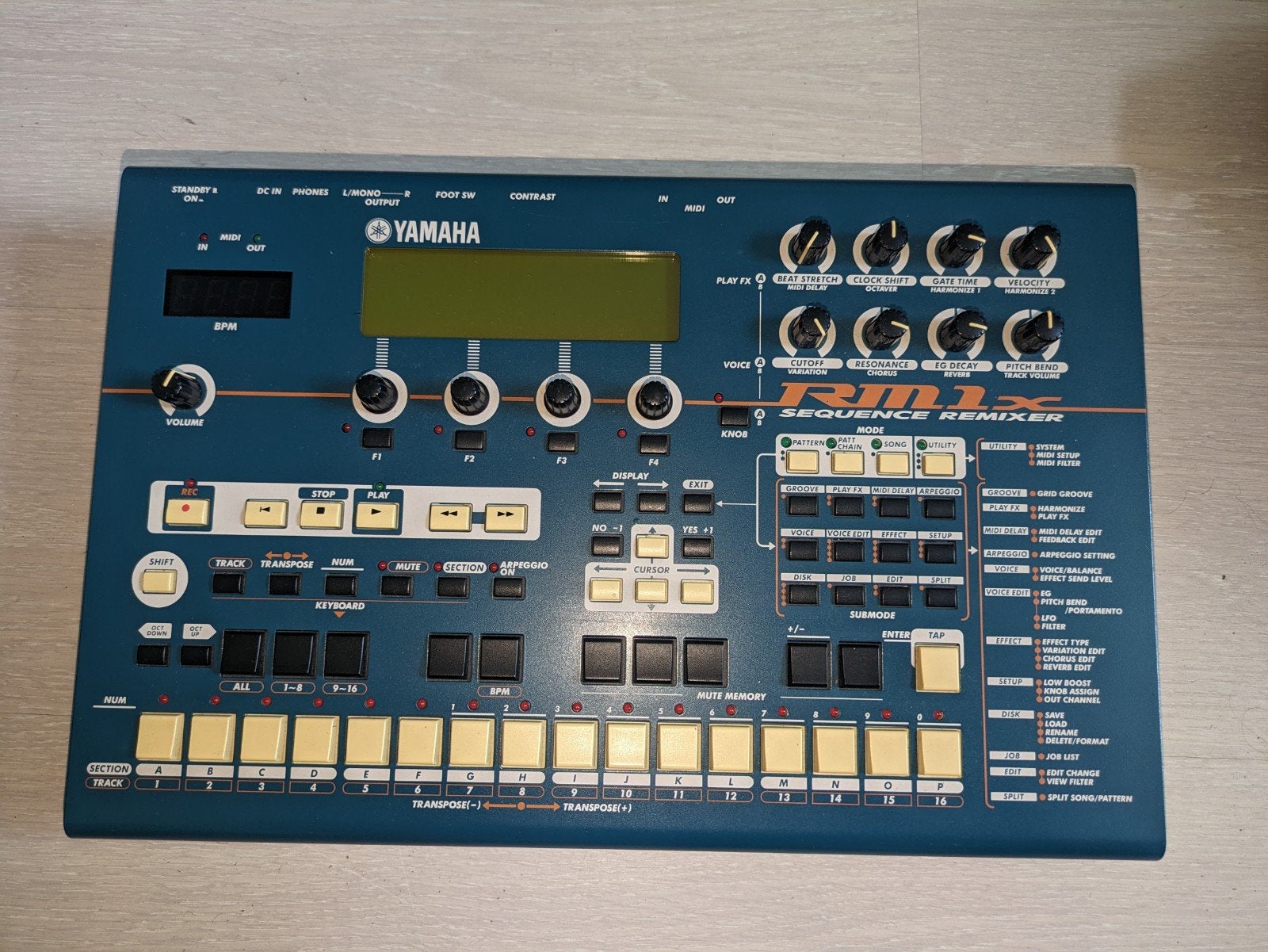 Yamaha rm1x heel goede staat met manual, Muziek en Instrumenten, Samplers, Ophalen