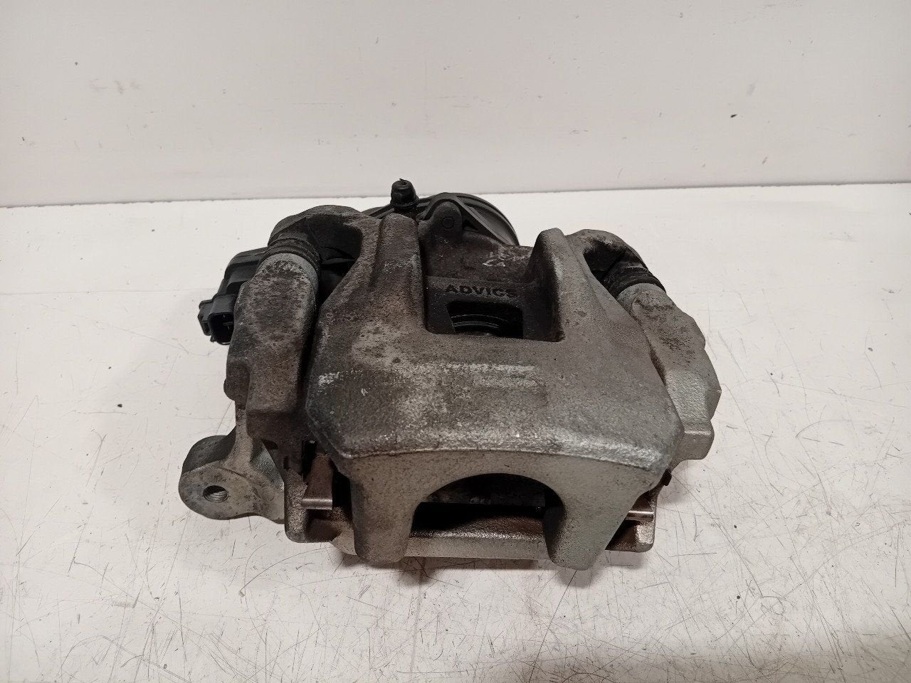 Remklauw links achter Mitsubishi Eclipse, Onderdelen@venauto.nl, Van der Ven Autorecycling B.V., Gebruikt, Ettenseweg 76, 4706 PB Roosendaal, The Netherlands