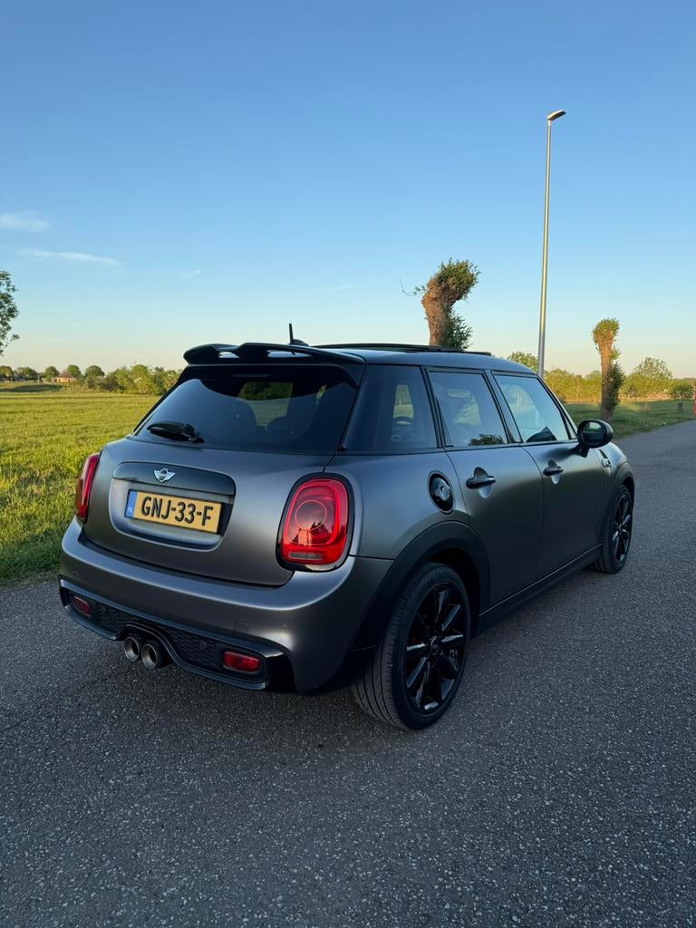 Mini 2.0 Cooper S 5D AUT 2015 Grijs/Zwart, Auto's, 4 cilinders, Zwart, Leder, Grijs