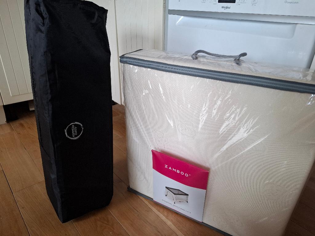 Lit Parapluie + Matelas, Enlèvement, Comme neuf, Lit