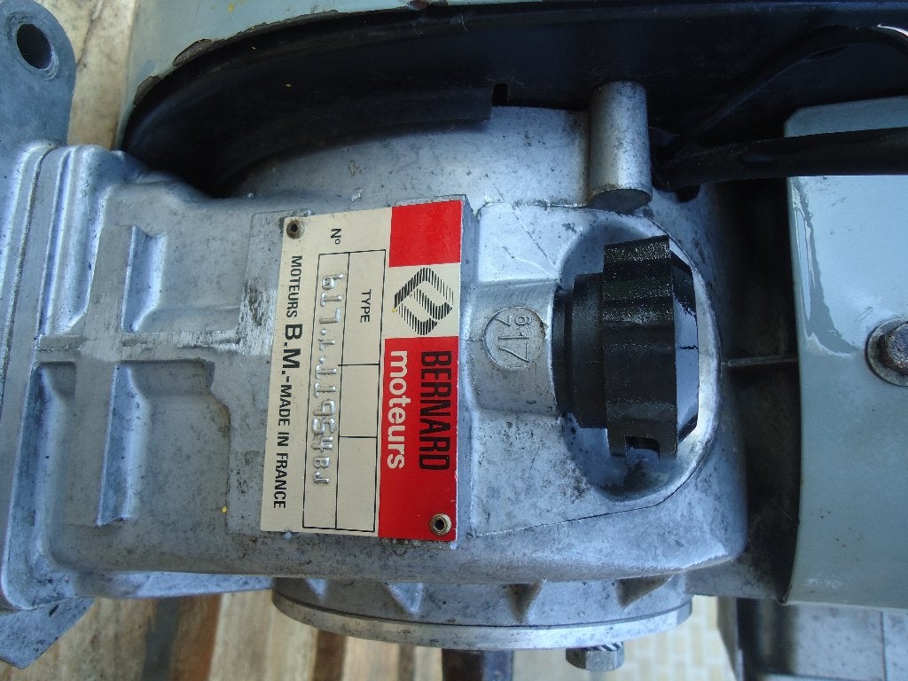 moteur bernard type 617, Doe-het-zelf en Bouw, Motoren, Ophalen of Verzenden, Gebruikt, Benzinemotor, Minder dan 1400 rpm