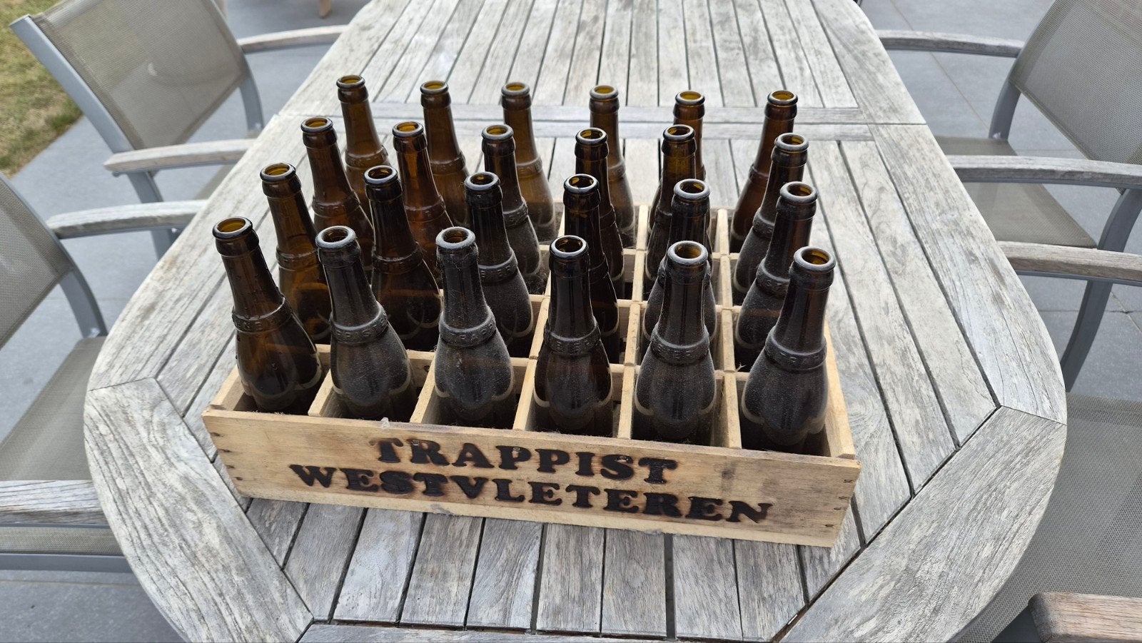 West Vleteren. Lege bak, Enlèvement