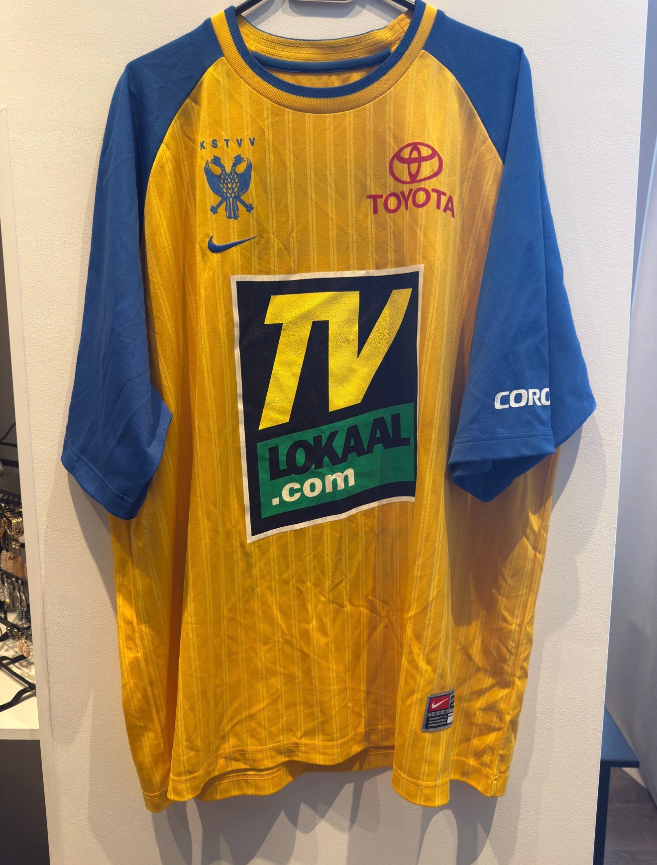 Sint-Truiden vintage shirt jaren 2000 - Mitrovic, Verzamelen, Sportartikelen en Voetbal, Ophalen of Verzenden, Gebruikt, Shirt