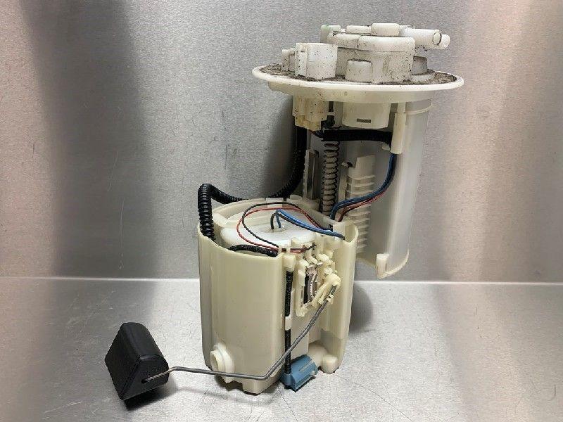 BRANDSTOFPOMP Toyota Auris (E15) (|7702002200|), Gebruikt, Toyota