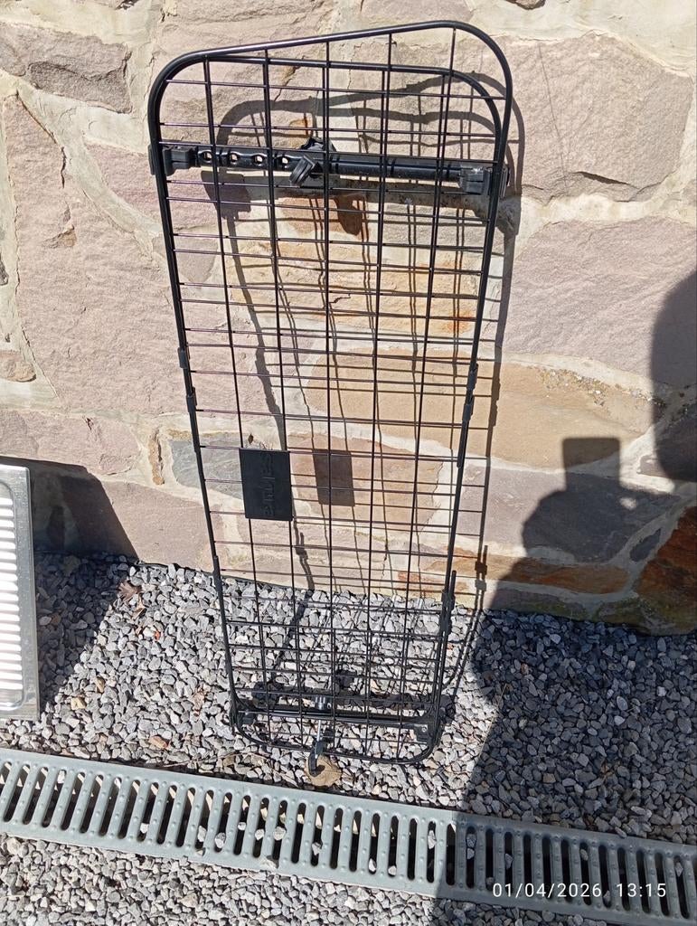 Grille pare-chien bon état