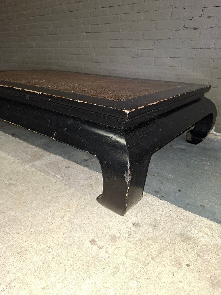 Grote Chinese Opium Salontafel XL – Zwart met Rotan Inleg, Huis en Inrichting, Ophalen, Gebruikt, 100 tot 150 cm, 150 tot 200 cm