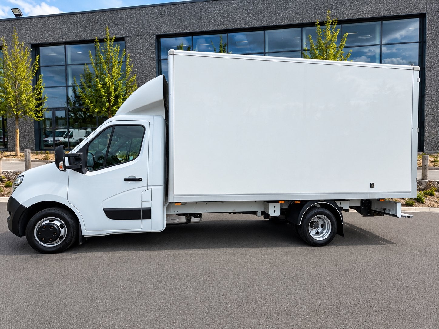 Nissan NV400 2.3 dCi  caisse d'aménagement (15289 HTVA), Achat, Euro 6, Entreprise, Boîte manuelle