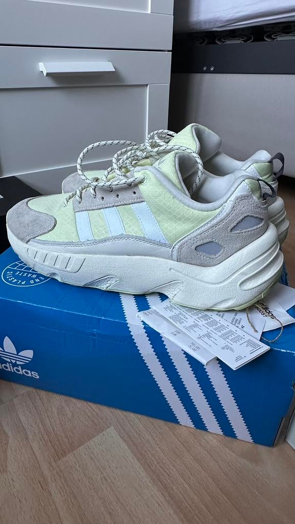 Baskets adidas poinure 44 prix 95€, Enlèvement, Neuf, Chaussures de course à pied, Adidas