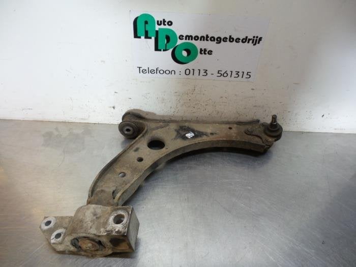Bras de suspension avant droit d'un Volkswagen Caddy (Caddy, Volkswagen, -, 3 mois de garantie, Utilisé