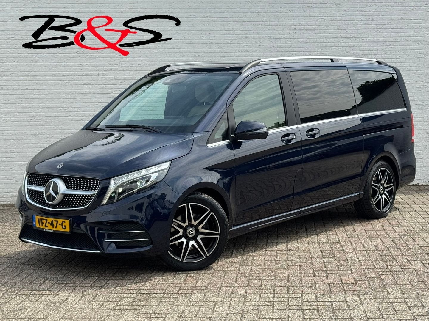 Mercedes-Benz V-klasse 300d Lang AMG Burmester Stoelkoeling, Auto's, Automaat, Monovolume, Blauw, Bedrijf