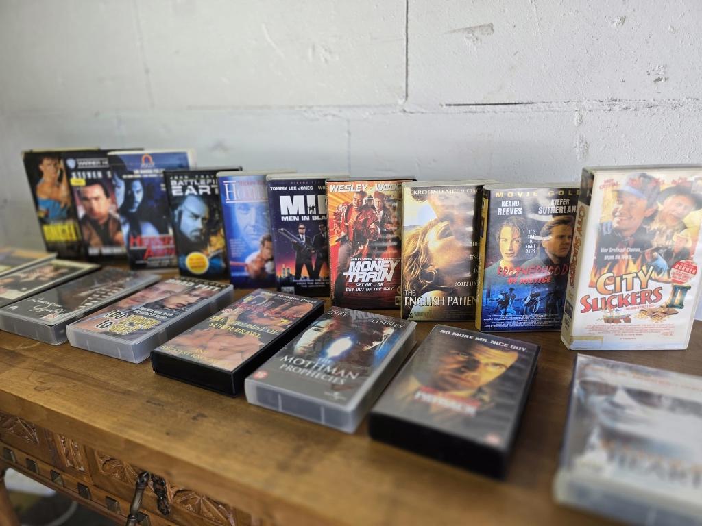 LOT VAN VINTAGE VHS VIDEOBANDEN / FILMS, Ophalen