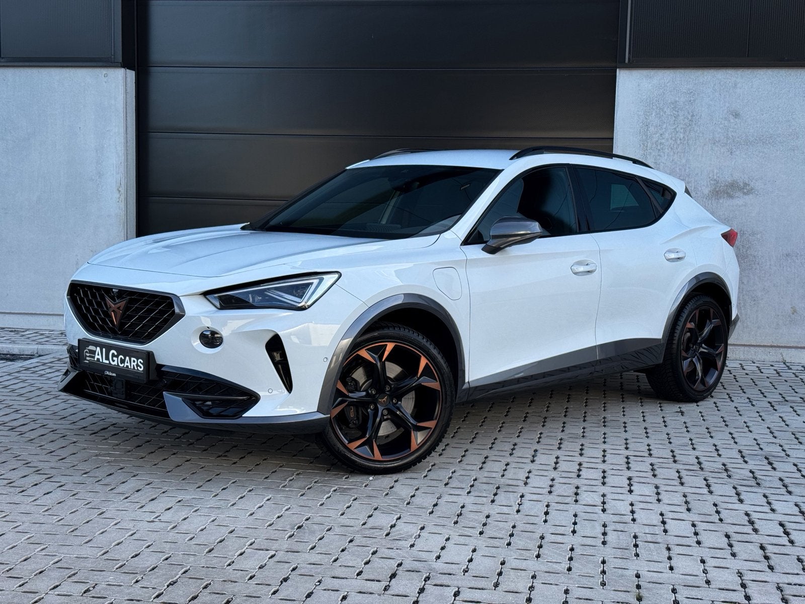 CUPRA FORMENTOR e-hybrid 1.4 VZ 245 PK / Leder / 360 / BEATS, Dealer onderhouden, 4 cilinders, Wit, Leder