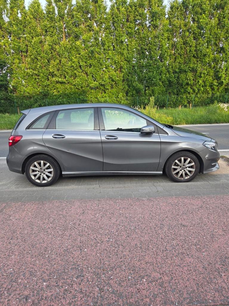 Classe b 180 année 2017, Autos, Cuir, Argent ou Gris, Achat, Euro 6