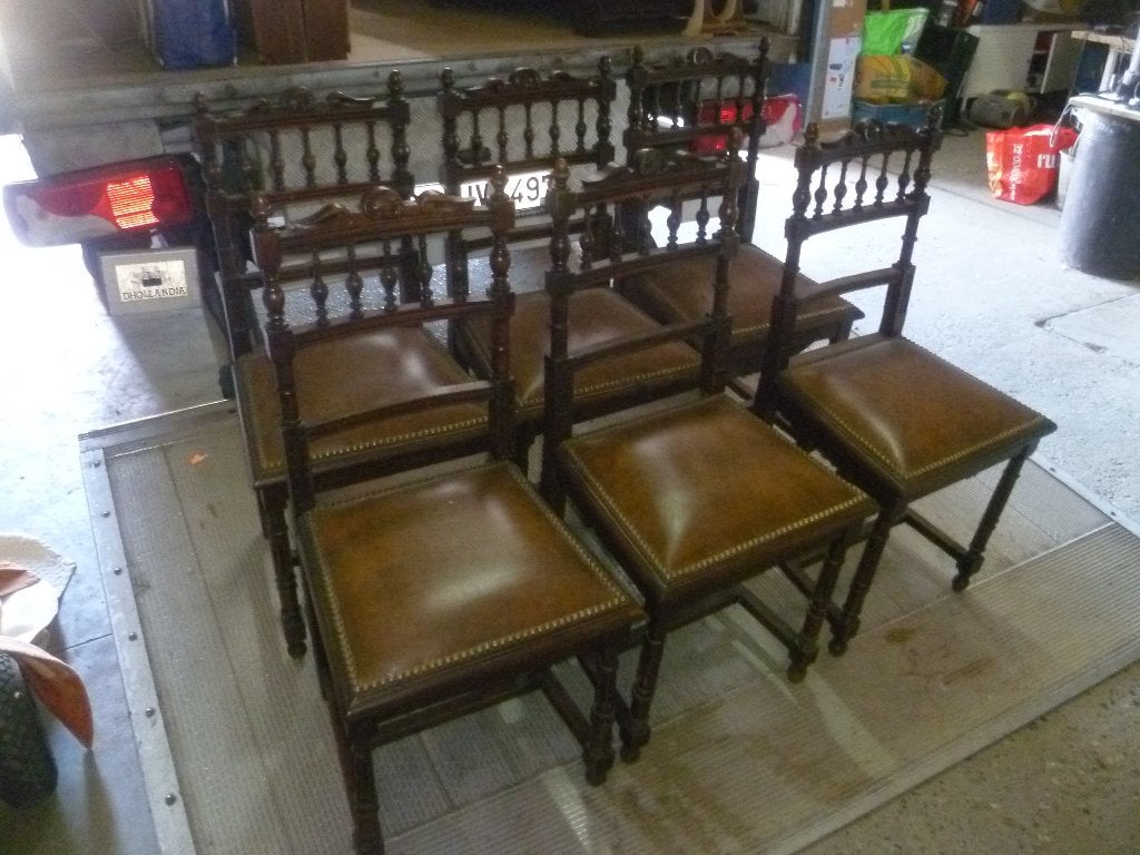6 MECHELSE STOELEN, Enlèvement