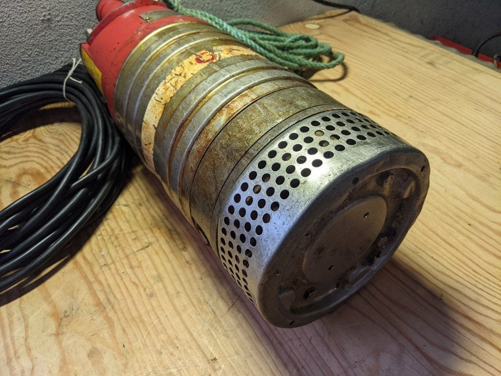 Vuilwaterpomp verhuur – dompelpomp groot debiet "Gaston", Ophalen, Zo goed als nieuw