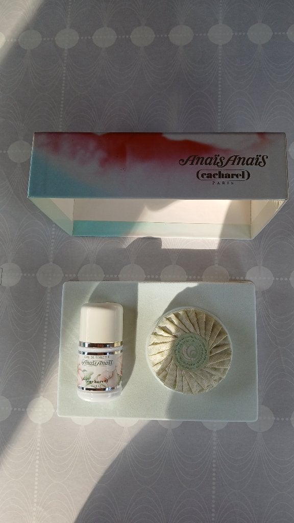 parfum 30ml.+zeep Anaïs Anaïs Cacharel Paris, Ophalen, Nieuw
