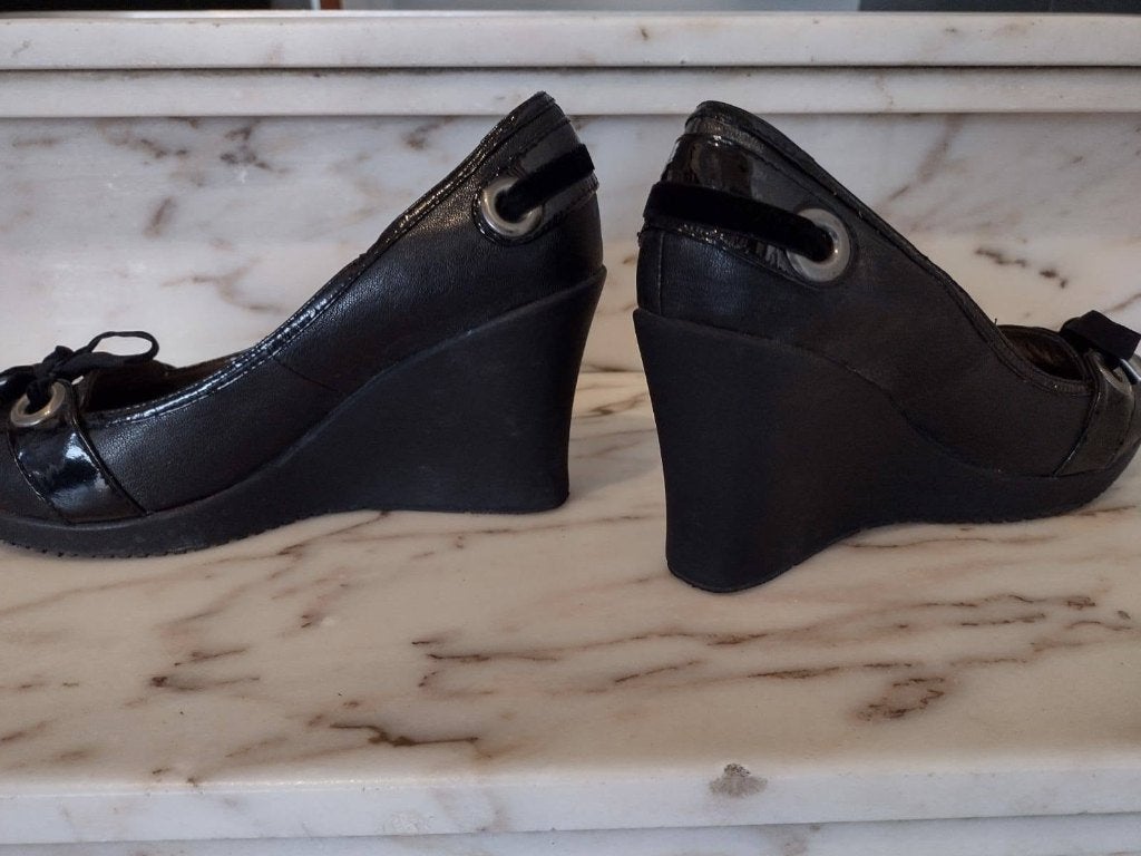 Chaussures compensées Café-Noir + ruban en velours —  40, Escarpins, Comme neuf, Envoi, CafèNoir
