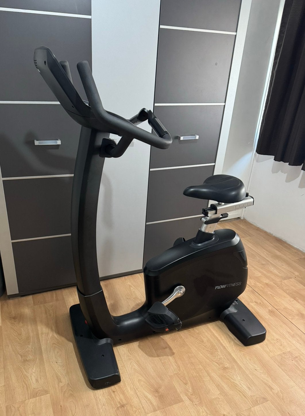 Flow Fitness UB5i Hometrainer, Sport en Fitness, Ophalen, Zo goed als nieuw, Hometrainer
