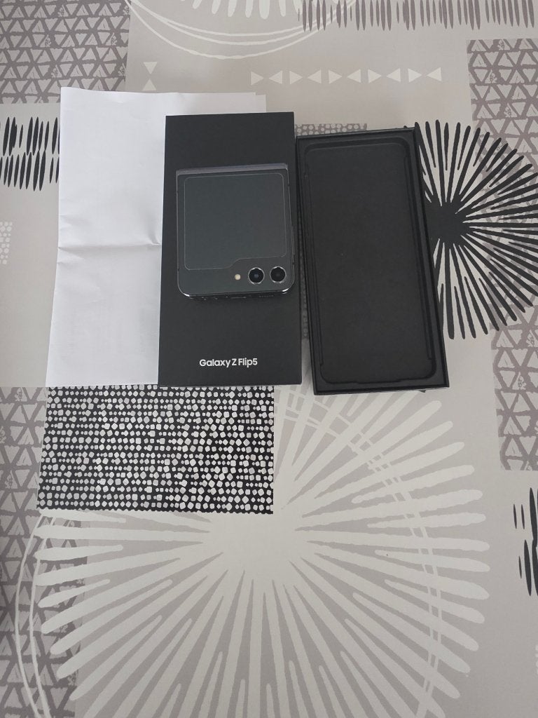 Samsung  Flip 5 256 go graphite +boite et facture, Ophalen, Overige kleuren, Zo goed als nieuw, Android OS