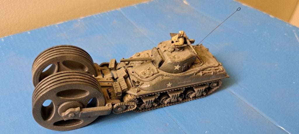 Unimax Forces of Valor 1/72 sherman mine roller, Hobby en Vrije tijd, Modelbouw | Auto's en Voertuigen, Overige merken, Ophalen of Verzenden