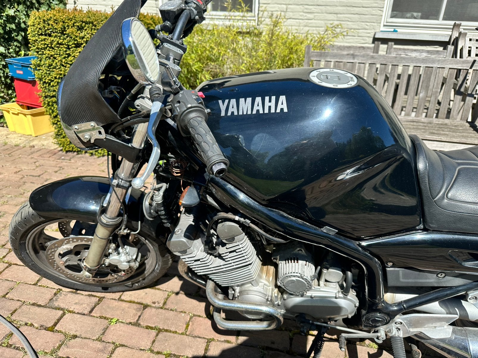 Yamaha XJ900s Diversion, Particulier