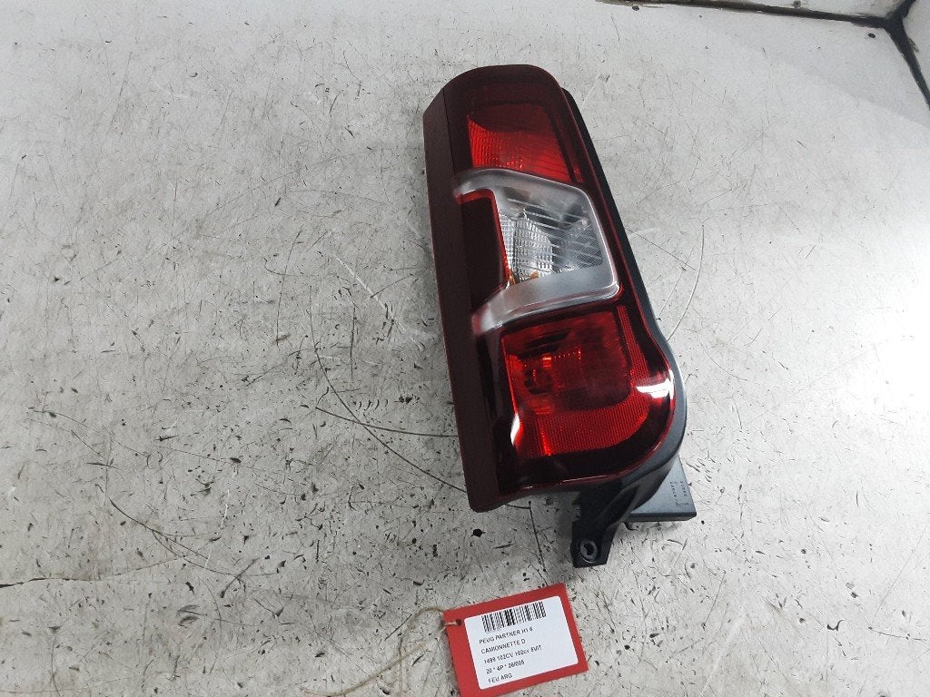 ACHTERLICHT LINKS Peugeot Partner (EA / / EF / EN / EU), Kontakt-peugeot@peugeot.com, Gebruikt, Peugeot Deutschland GmbH, Bahnhofsplatz
65423  Rüsselsheim, DE