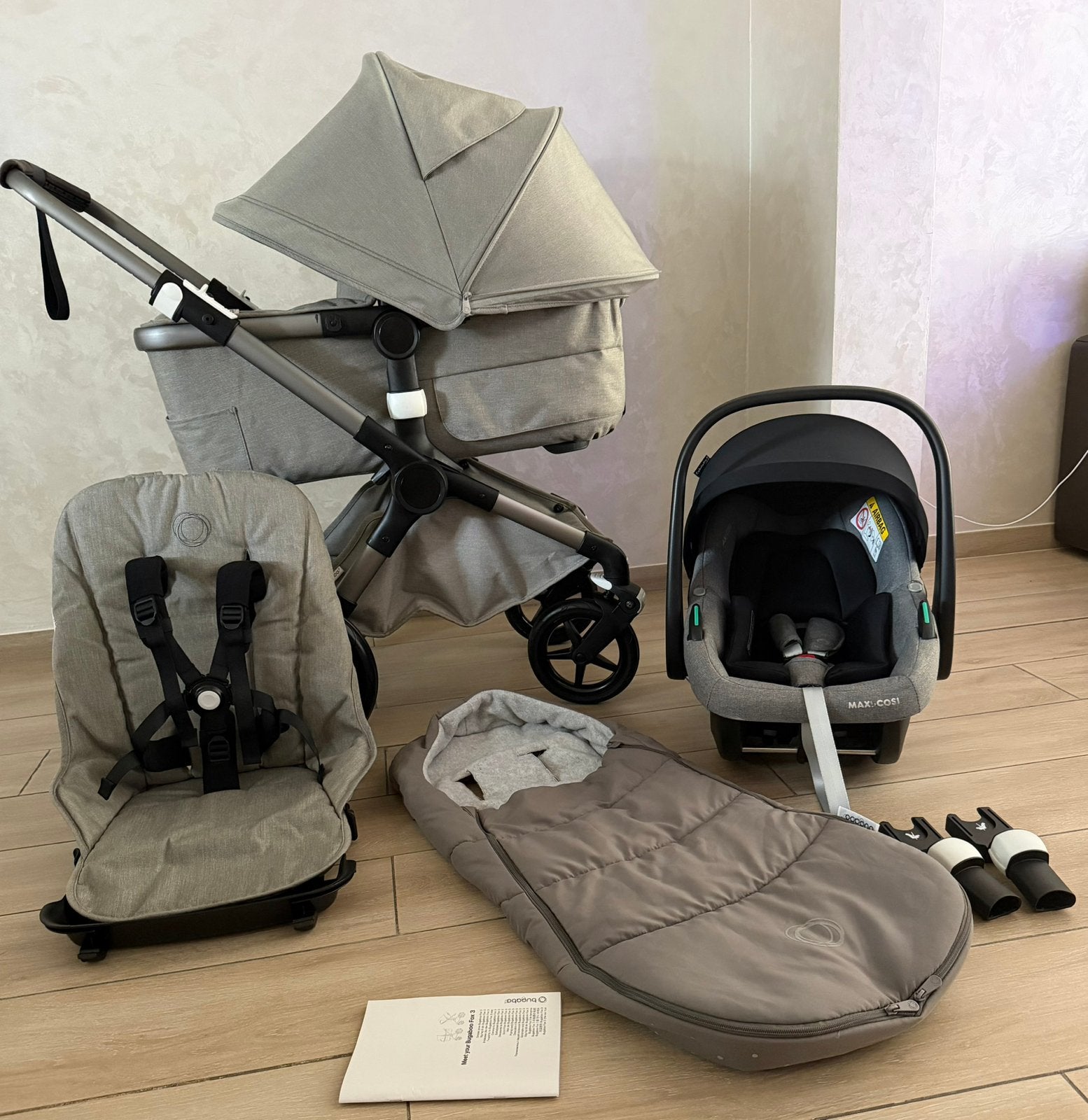 Bugaboo Fox 2 en édition limitée gris minéral clair, Enfants & Bébés, Buggys, Comme neuf, Maxi-Cosi, Protection de pluie, Dossier réglable