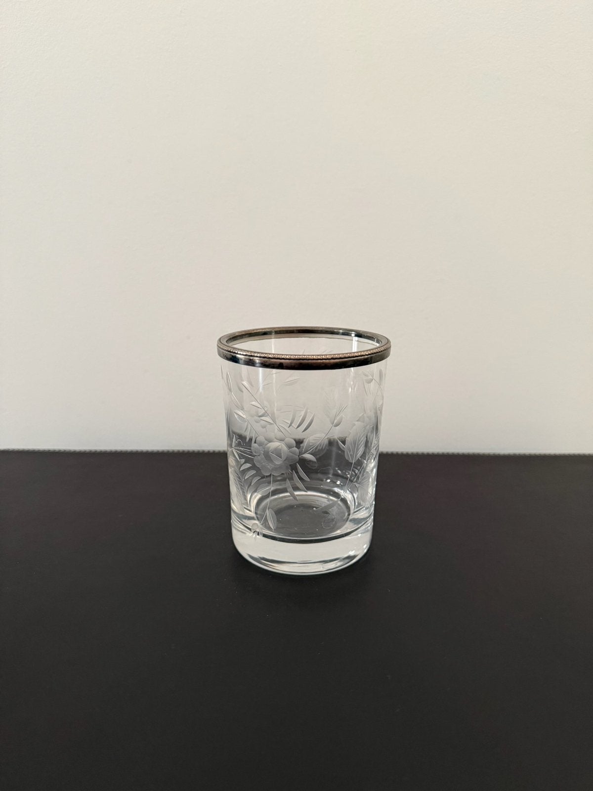 Antieke gegraveerde kristallen beker/glas, Ophalen of Verzenden