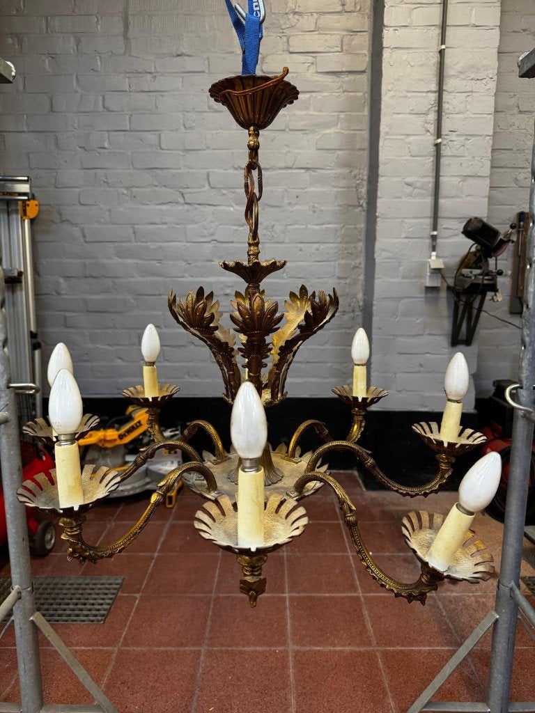 Klassieke sierlijke kroonluchter – 8 lichtpunten, Enlèvement, Utilisé