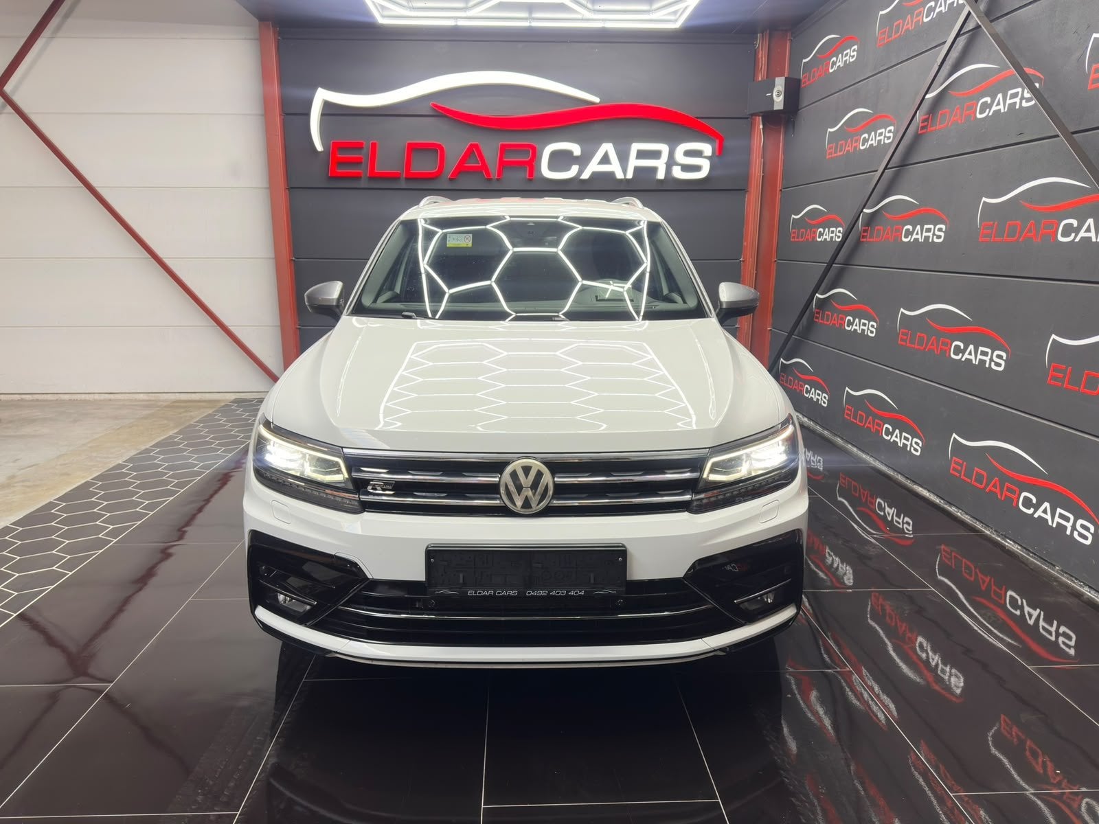 Volkswagen Tiguan 2.0d R-LINE/7PL/Full Options/Garantie*, Auto's, Automaat, Gebruikt, Euro 6, Adaptive Cruise Control