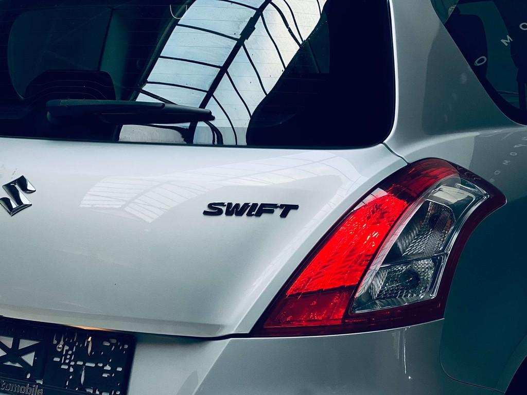 Suzuki Swift 1.2i *AUTOMATIQUE*CLIM*CARNET COMPLET*, Stof, Gebruikt, 4 cilinders, Swift