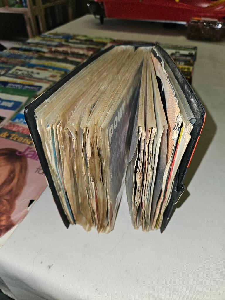 130 disques 45 tours, CD & DVD