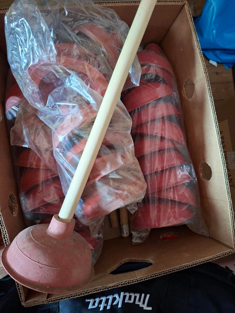 Rubberen ontstoppers, Ophalen