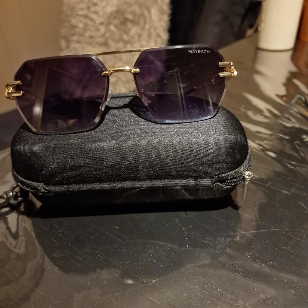 Lunettes de soleil Maybach pour homme, Bijoux, Sacs & Beauté, Lunettes de Soleil & Lunettes | Hommes, Enlèvement ou Envoi
