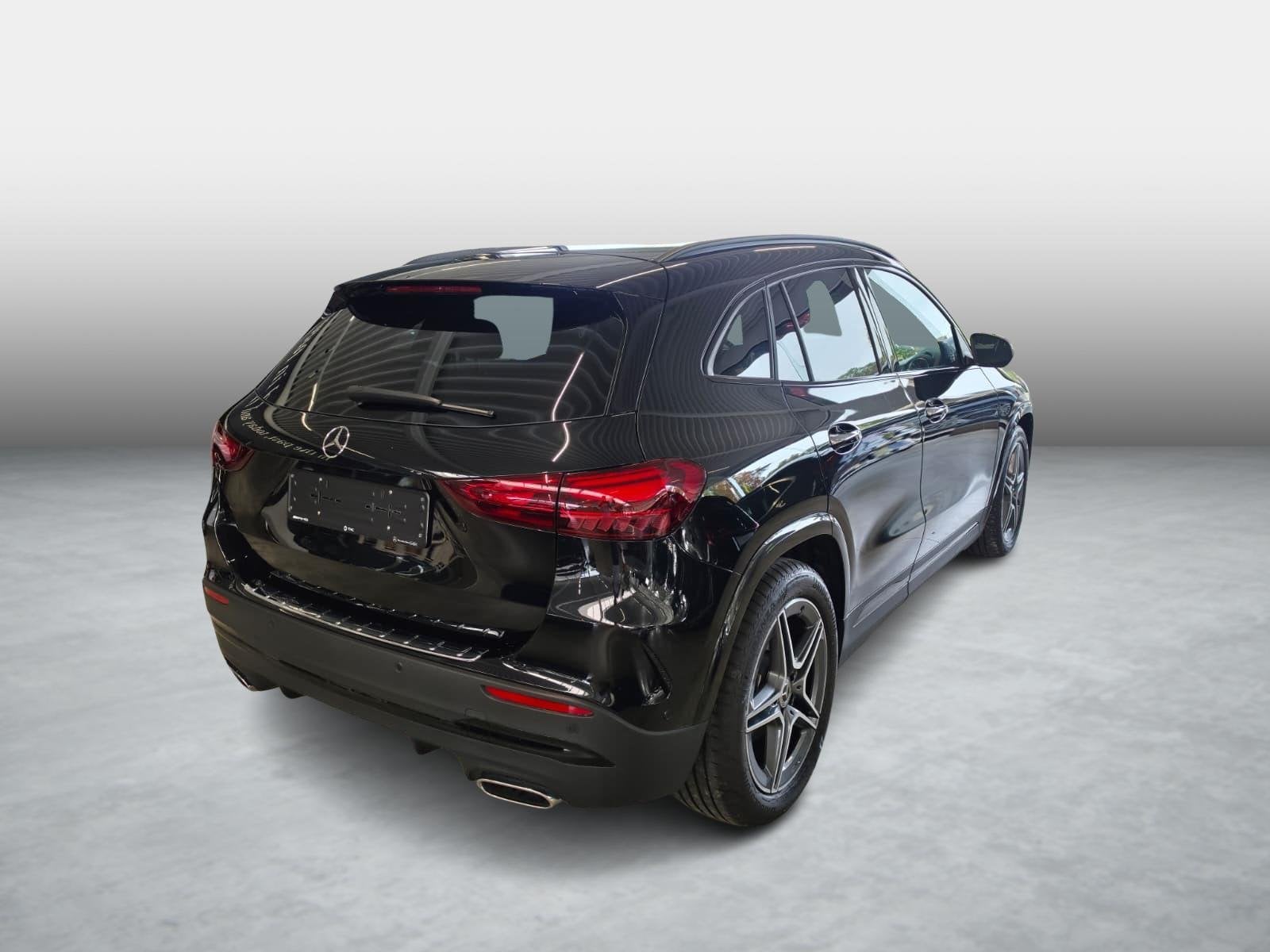 Mercedes-Benz GLA GLA 180 AMG Line, Auto's, Stof, Gebruikt, 4 cilinders, 136 pk