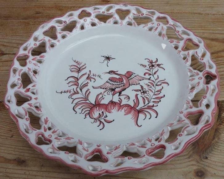 SALE Franse Moustiers wandbordje met rood motief, Enlèvement ou Envoi
