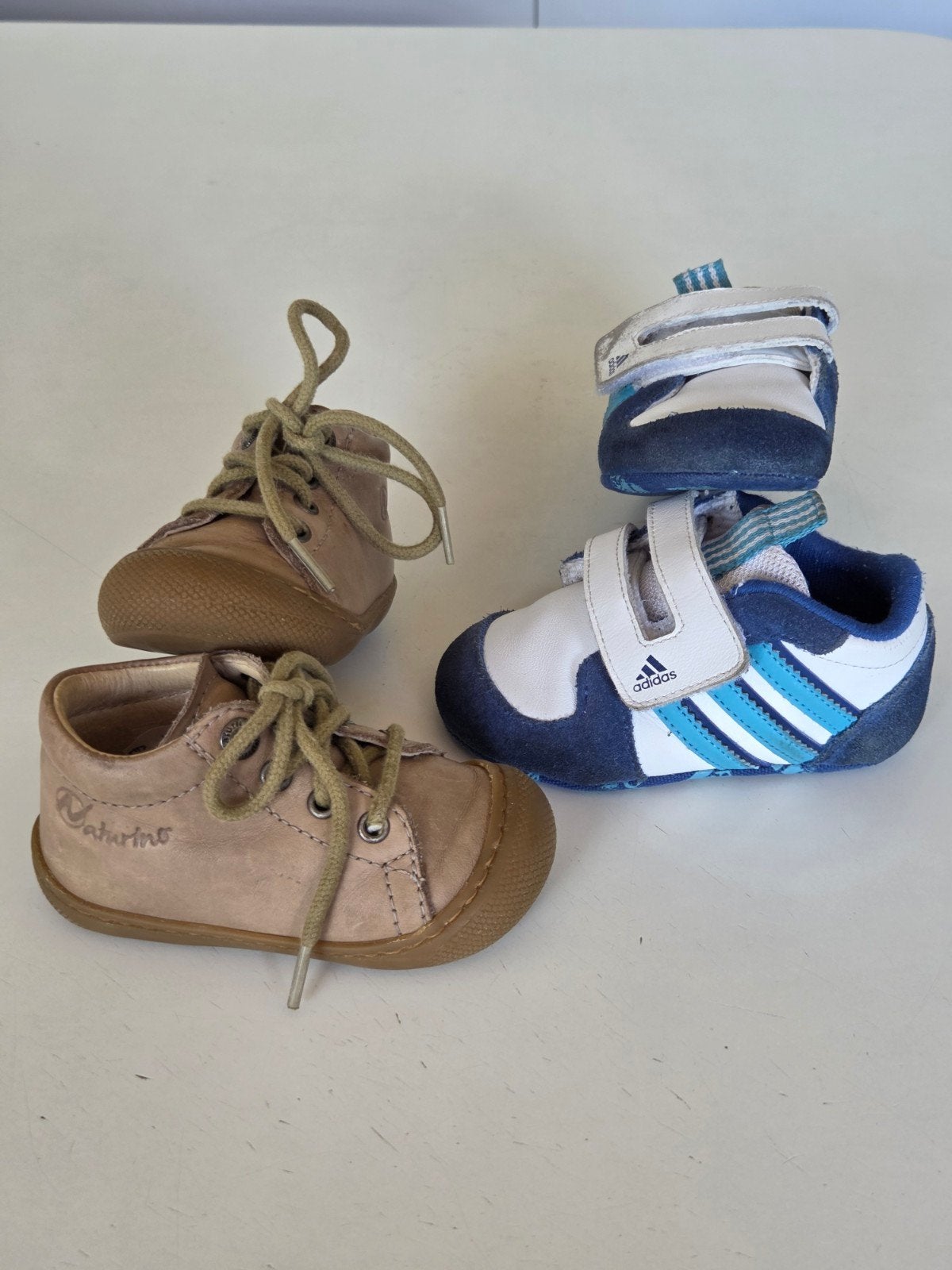 Chaussures pour bébés tailles 18 et 19, Enfants & Bébés, Vêtements de bébé | Chaussures & Chaussettes, Utilisé, Bottines, Bottines