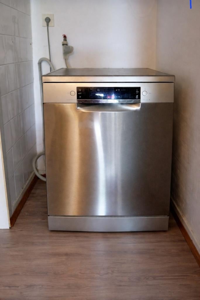 Lave-vaisselle en acier inoxydable Bosch — fonctionne mais g, Enlèvement, Autoportant