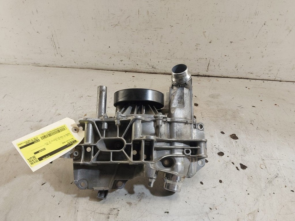 POMPE A EAU BMW X4 (G02) (01-2018/06-2020) (|8054857|), Utilisé, BMW, Petuelring 130
80809  München, DE, Bayerische Motoren Werke AG