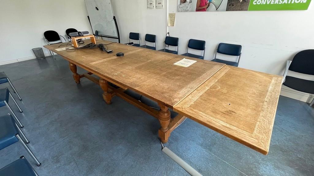 Zeer grote XXL houten tafel, Huis en Inrichting, Tafels | Eettafels, Ophalen, Gebruikt, 100 tot 150 cm, Eikenhout