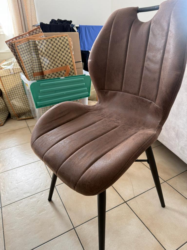 Chaises, Enlèvement, Comme neuf