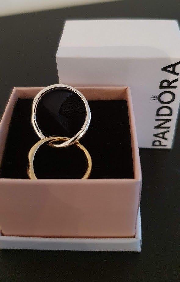 NEUF ! PANDORA Bague anneaux entrelacés bicolores, Neuf, Autres couleurs, Enlèvement, Autres matériaux