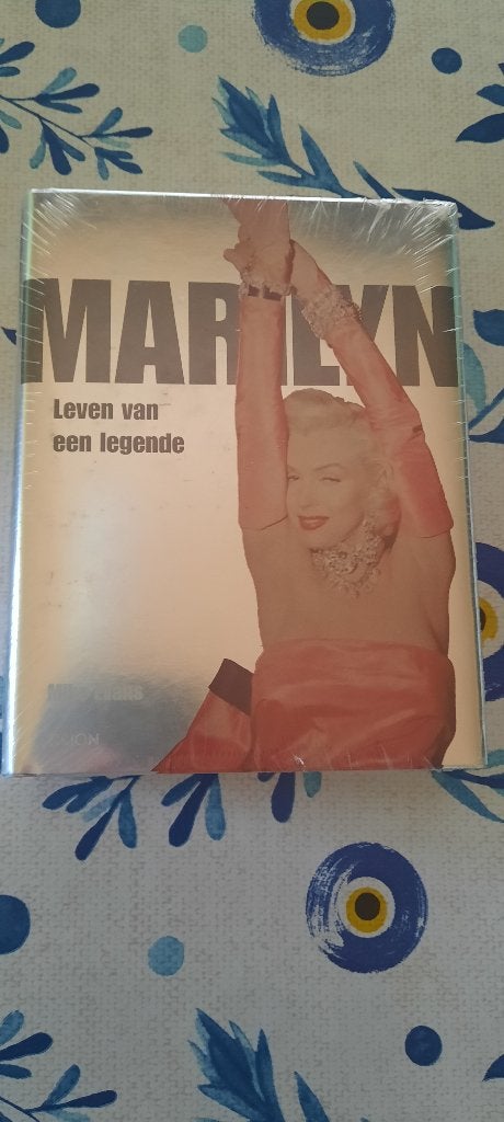 Boek Marilyn Monroe : Een leven van een Legende (nieuwstaat), Boeken, Biografieën, Ophalen of Verzenden, Nieuw, Film, Tv en Media