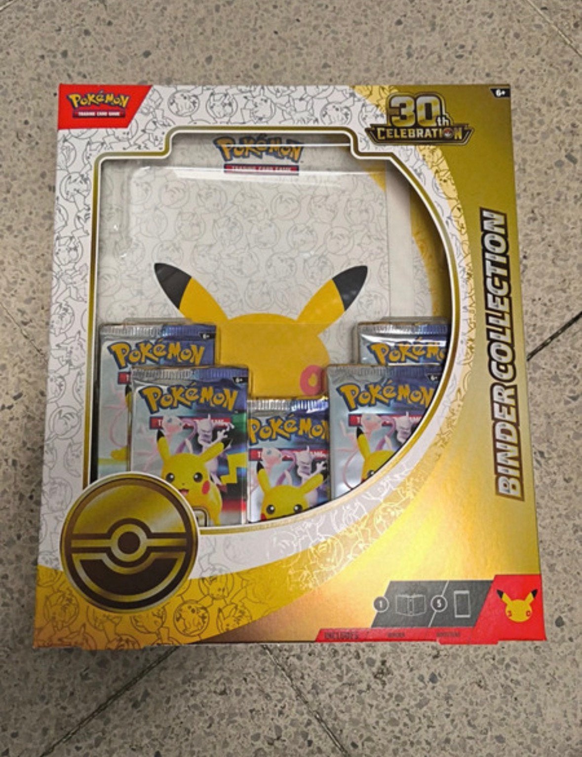 Pokemon 30th anniversary - binder, Ophalen of Verzenden, Nieuw