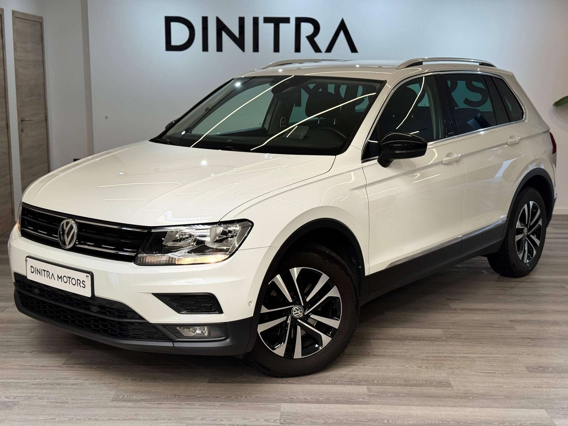 Volkswagen Tiguan 1.5 TSI IQDrive DSG - *2 JAAR GARANTIE*Car, Dealer onderhouden, Stof, 4 cilinders, Wit