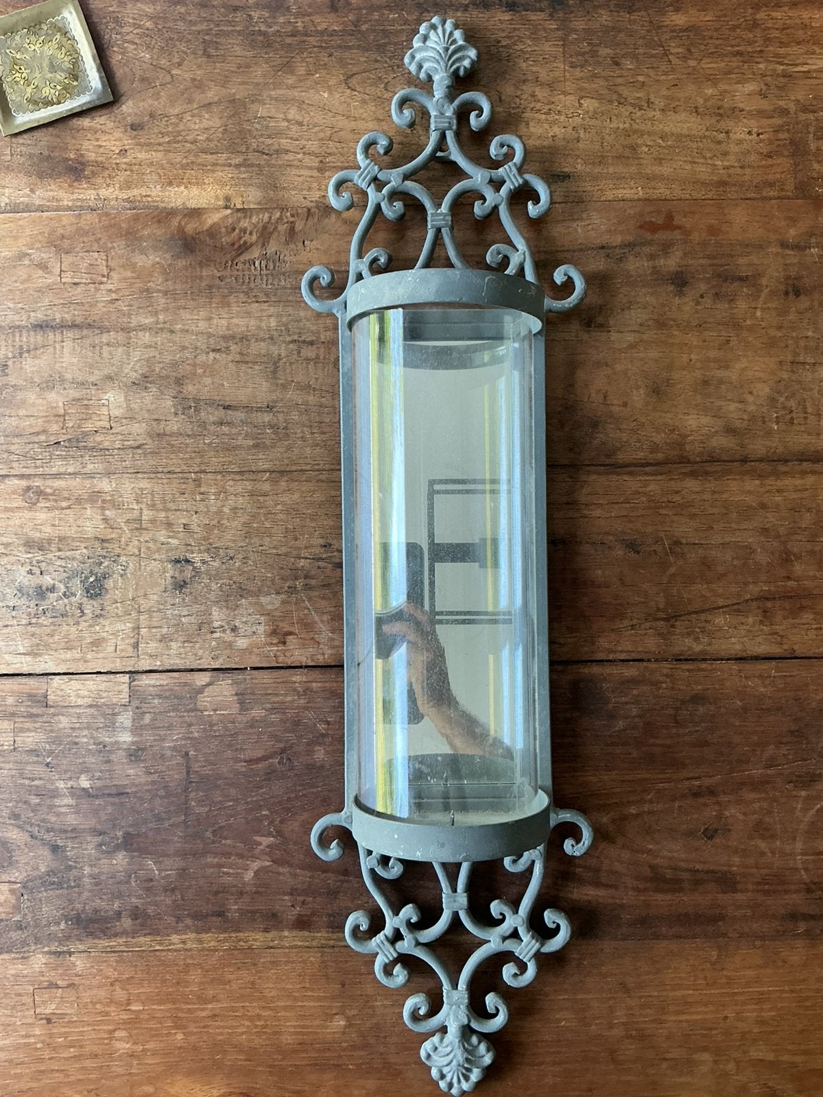 Wandkandelaar met glas, Enlèvement, Autres matériaux